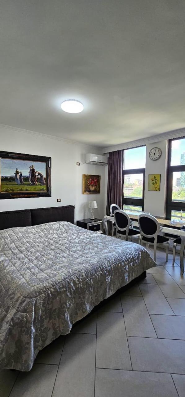Appartement Amo Tower Tirana Center Extérieur photo