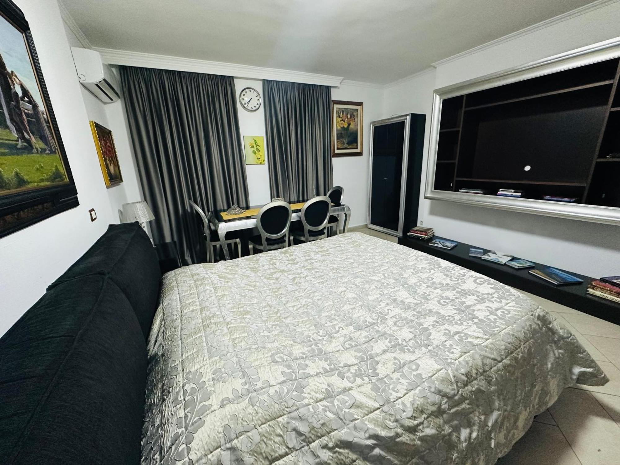 Appartement Amo Tower Tirana Center Extérieur photo